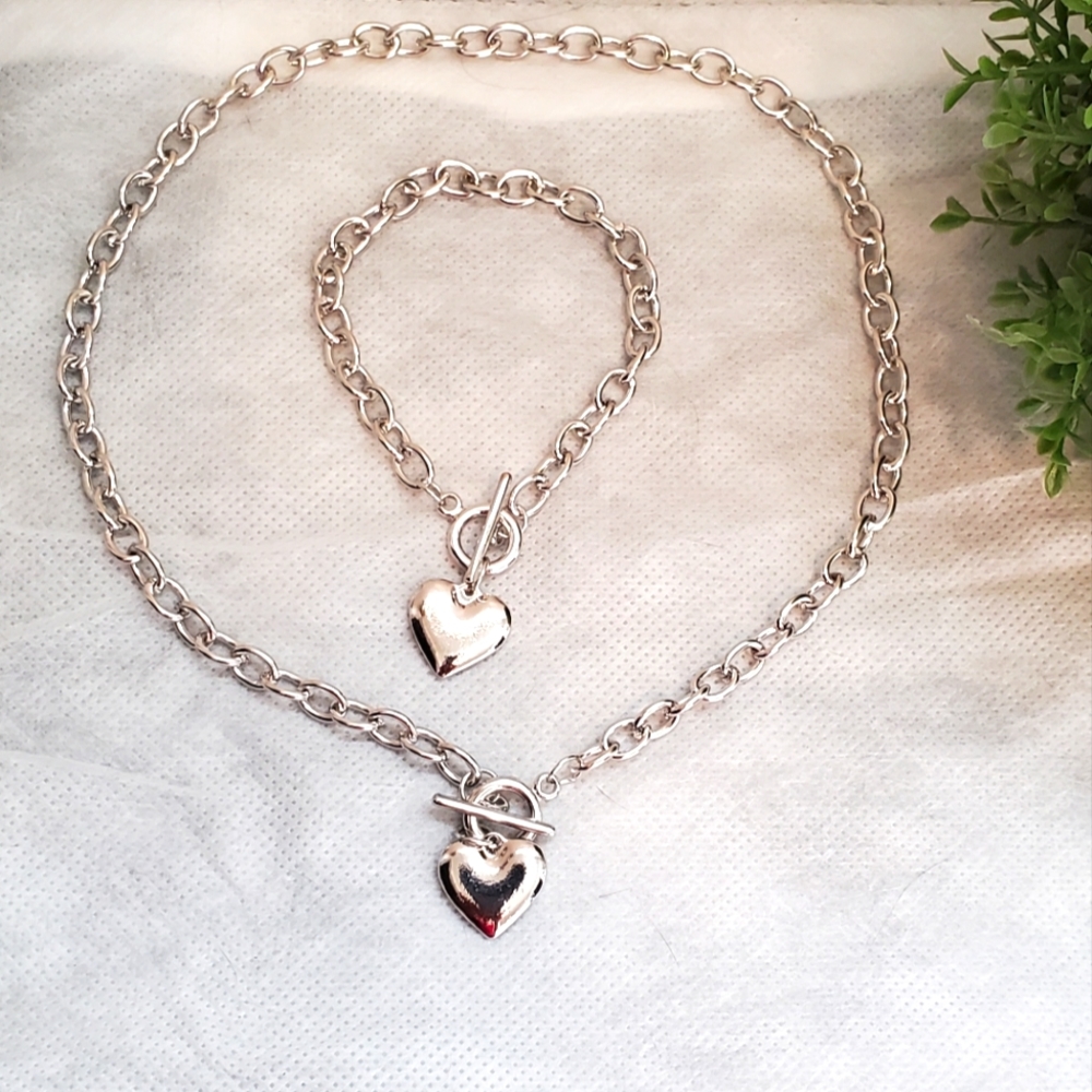 Toggle set